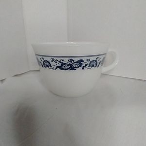 Vintage pyrex Old town blue onion cup.